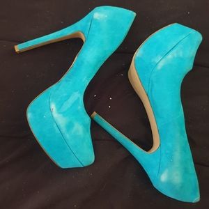 Turquoise pumps